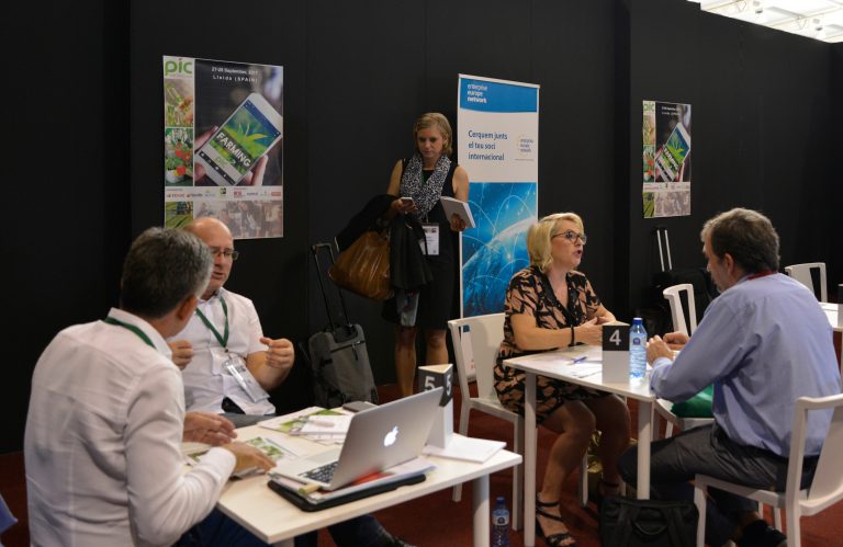 Chelates--biostimulants--specialized-fertilizers---plant-nutrition-yields-sustainable-agriculture---productive-agriculture---optimize-crop-yields---sustainable-farms---fertilizers